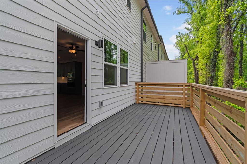 586 Avondale Park Circle