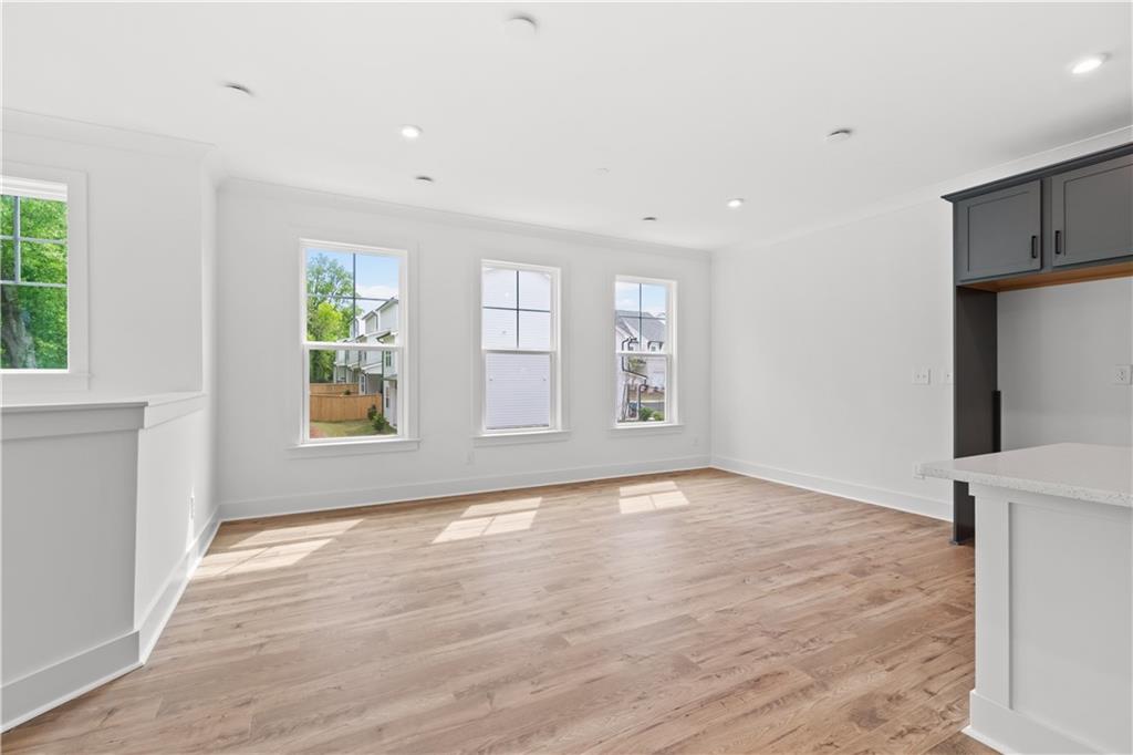 586 Avondale Park Circle