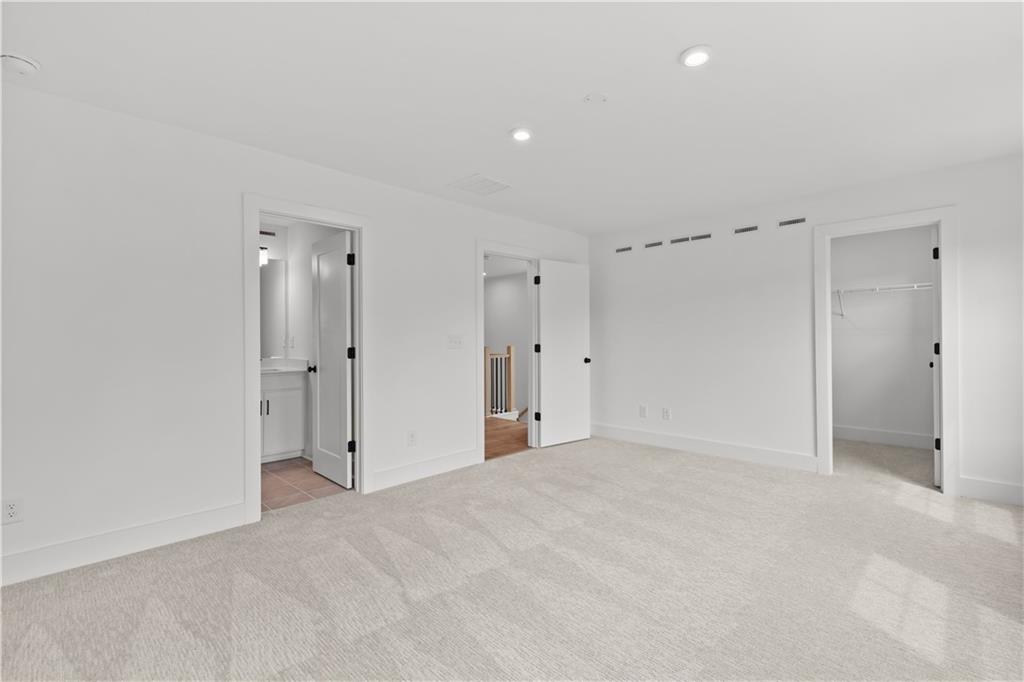 586 Avondale Park Circle