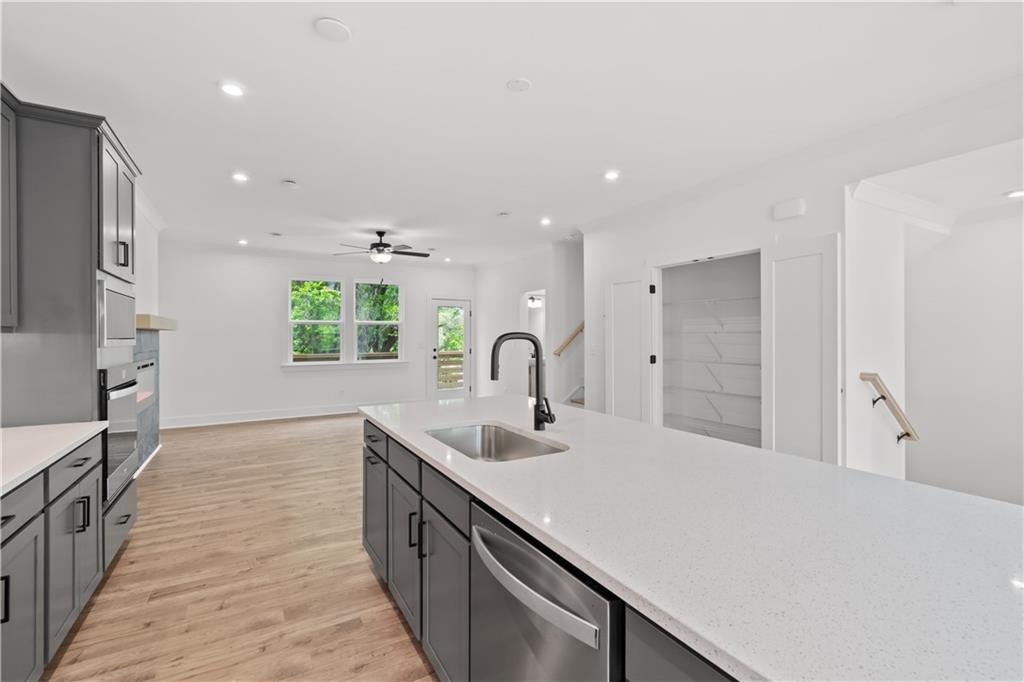 586 Avondale Park Circle