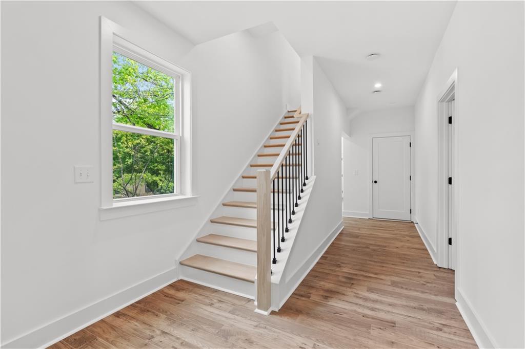 586 Avondale Park Circle