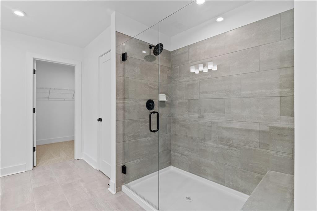 586 Avondale Park Circle