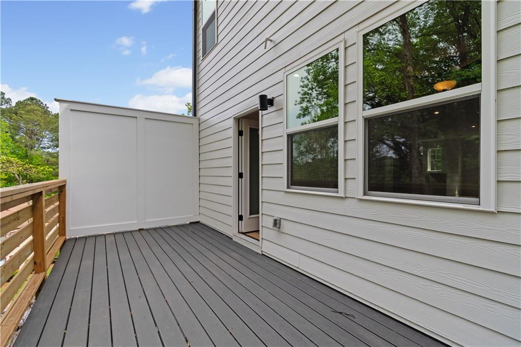 586 Avondale Park Circle