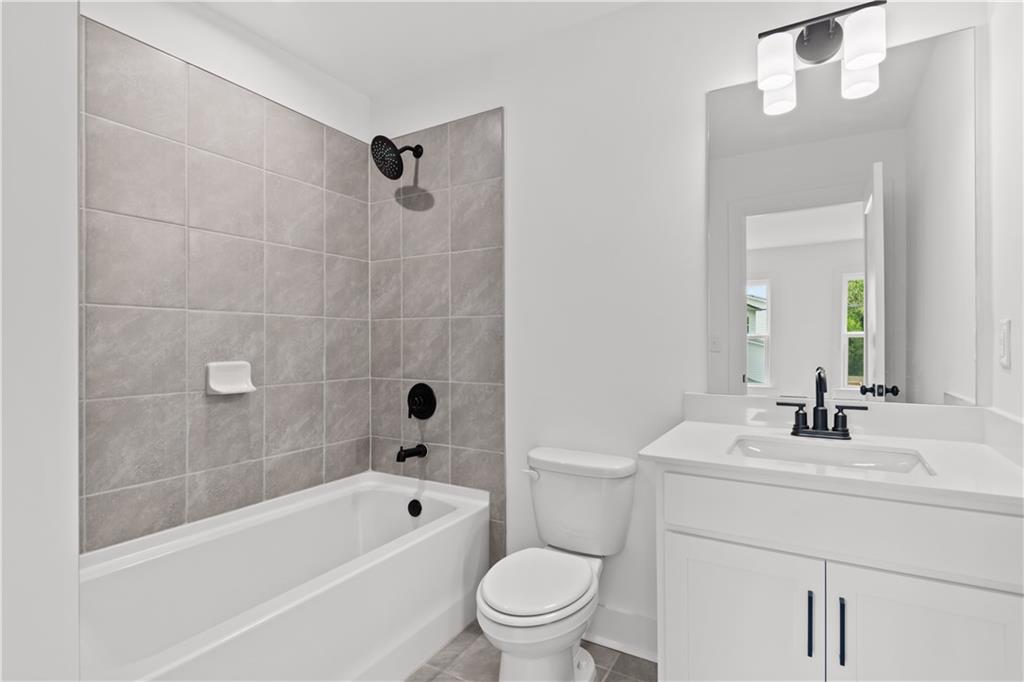 586 Avondale Park Circle