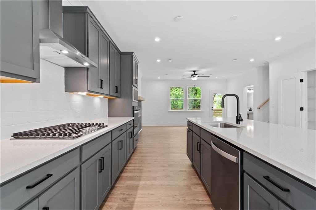 586 Avondale Park Circle