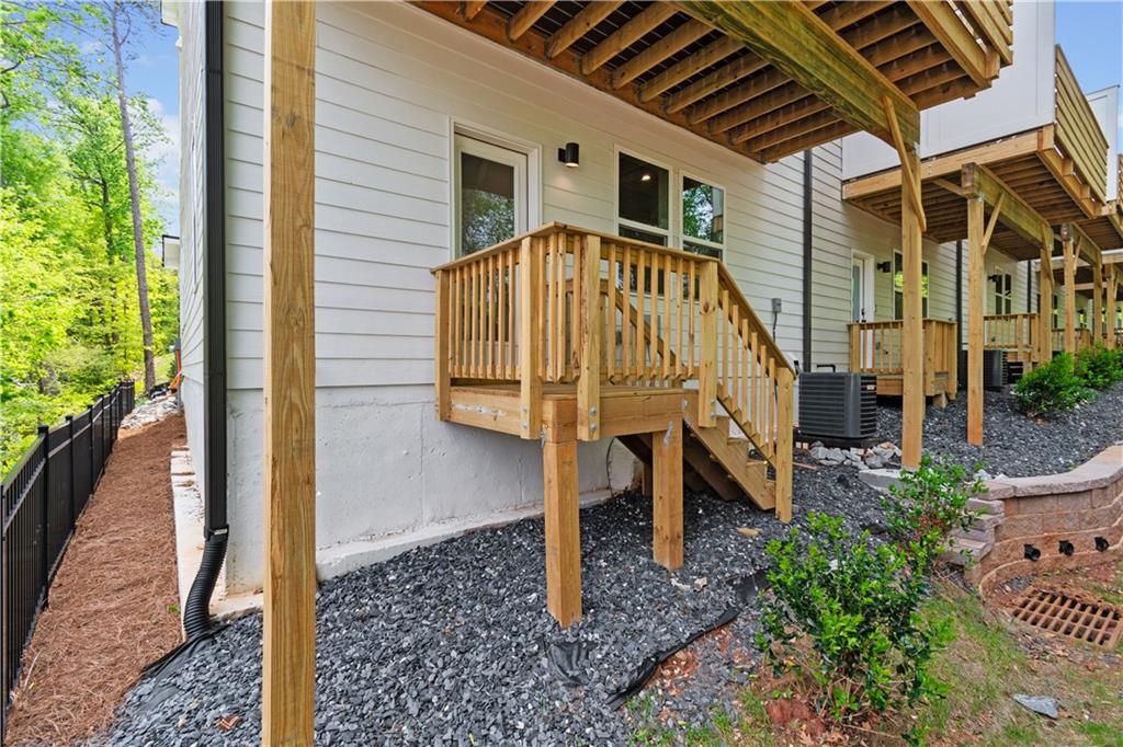 586 Avondale Park Circle