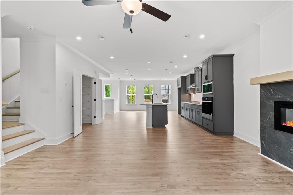 586 Avondale Park Circle