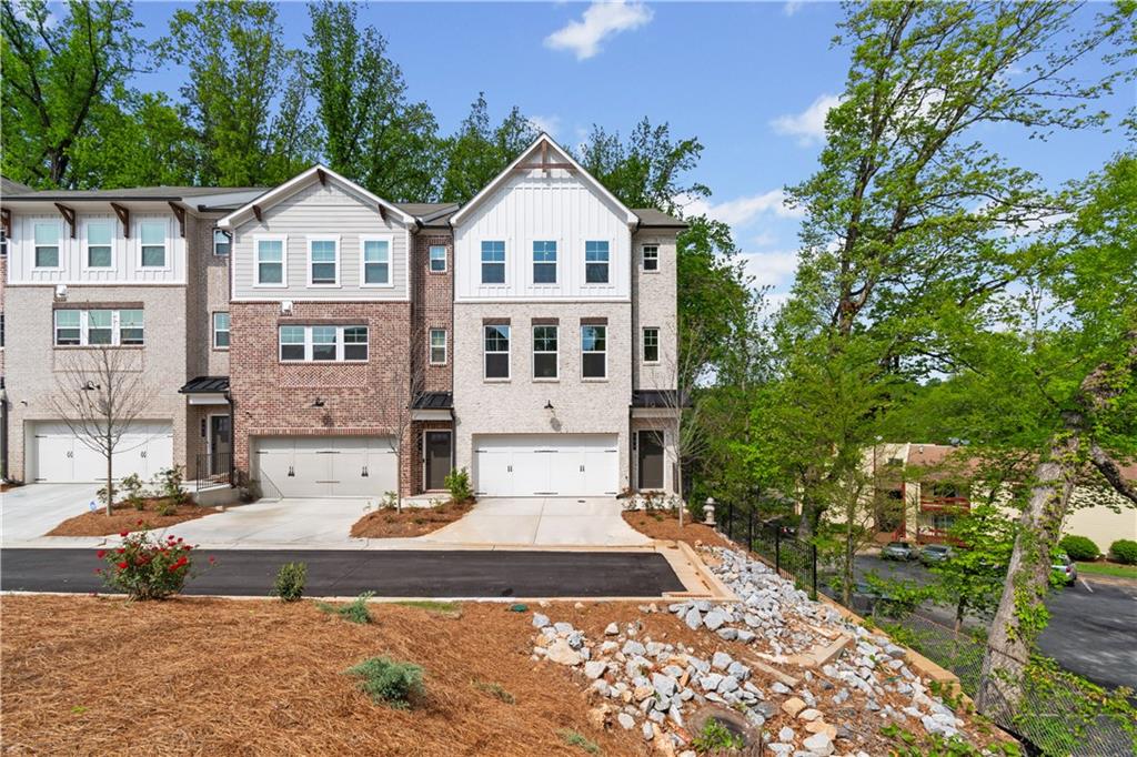 586 Avondale Park Circle