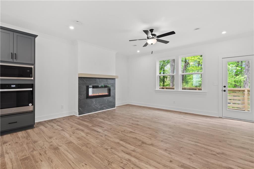 586 Avondale Park Circle