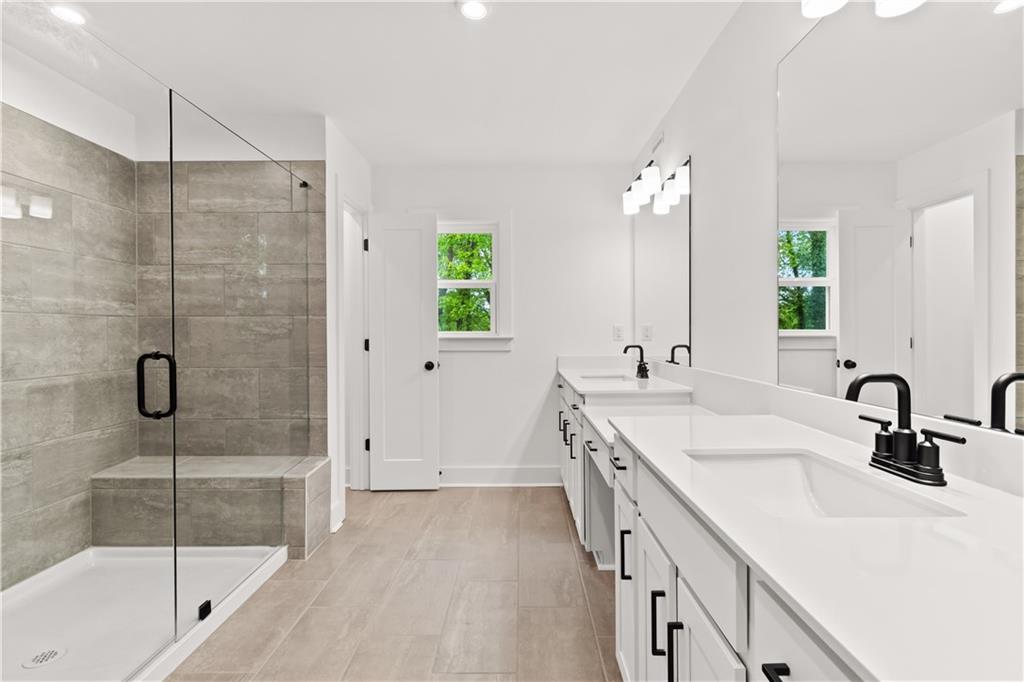 586 Avondale Park Circle