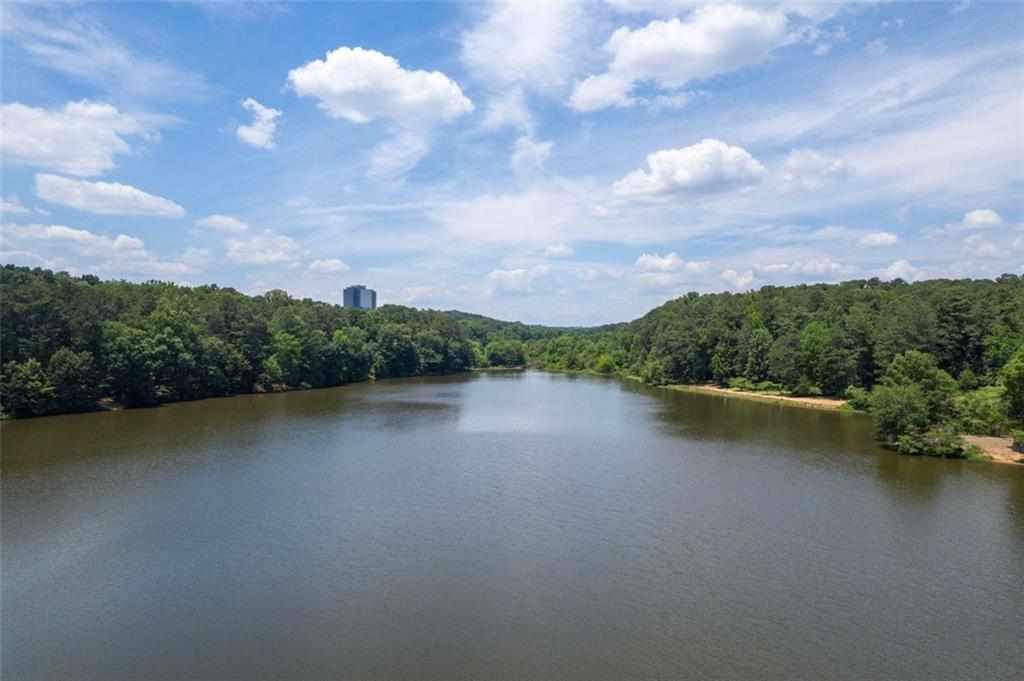 4098 Nancy Creek Way NE