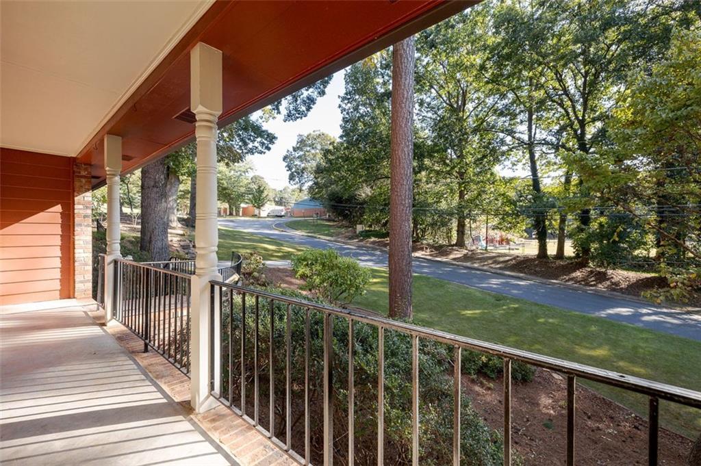 4098 Nancy Creek Way NE