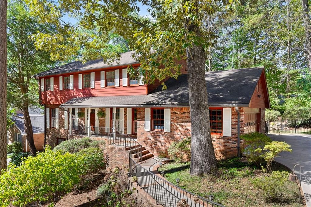 4098 Nancy Creek Way NE