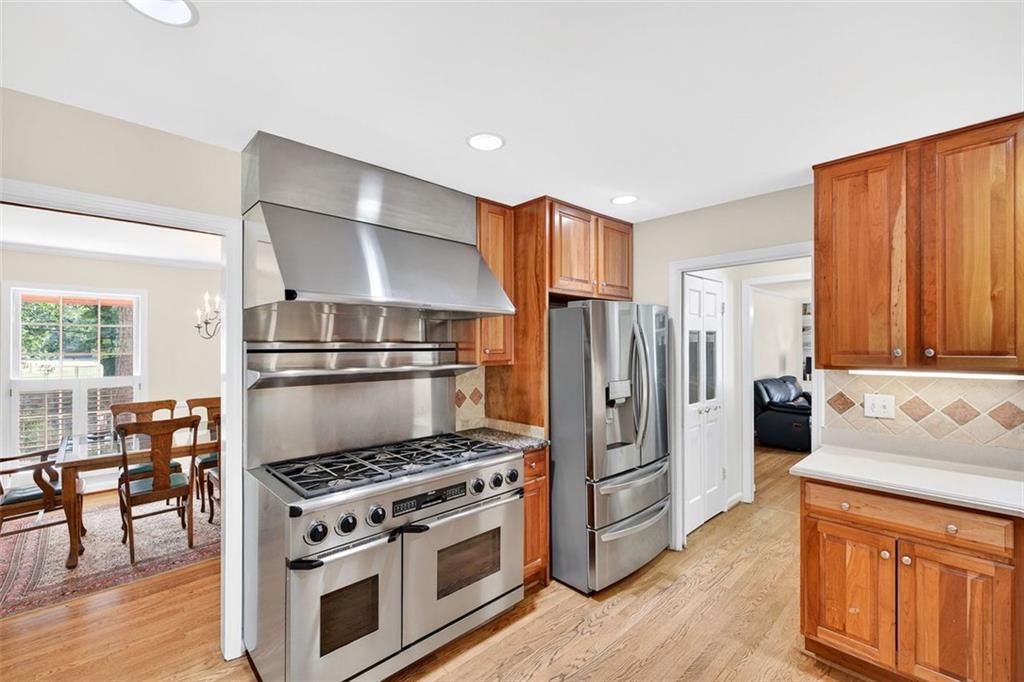 4098 Nancy Creek Way NE