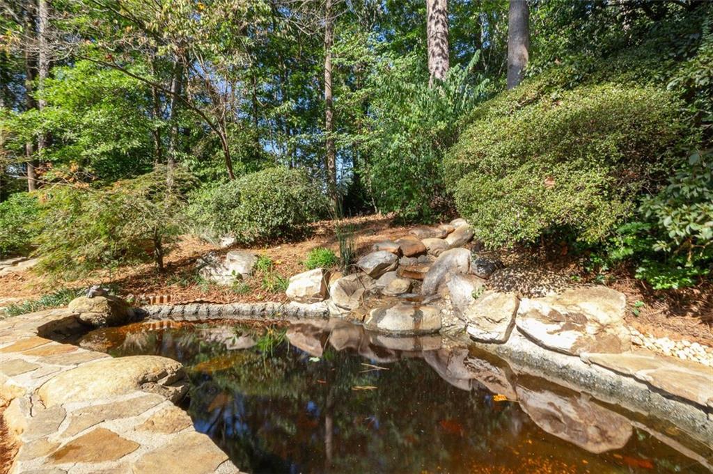 4098 Nancy Creek Way NE