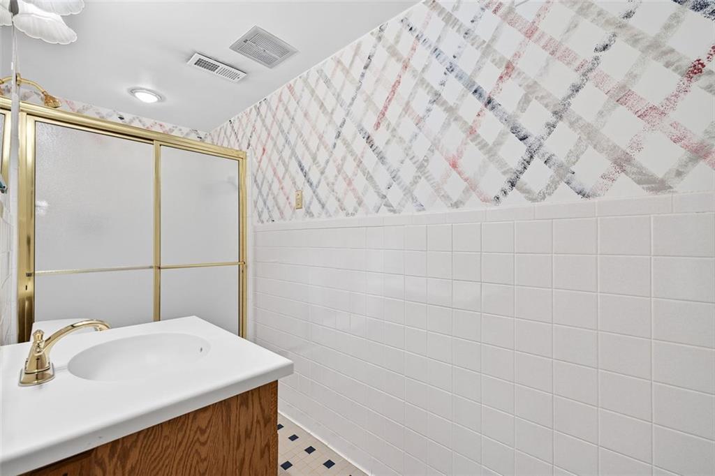 4098 Nancy Creek Way NE