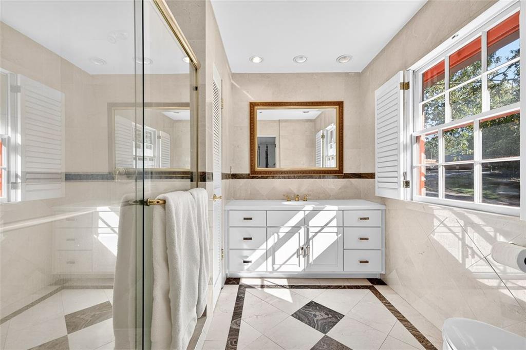 4098 Nancy Creek Way NE