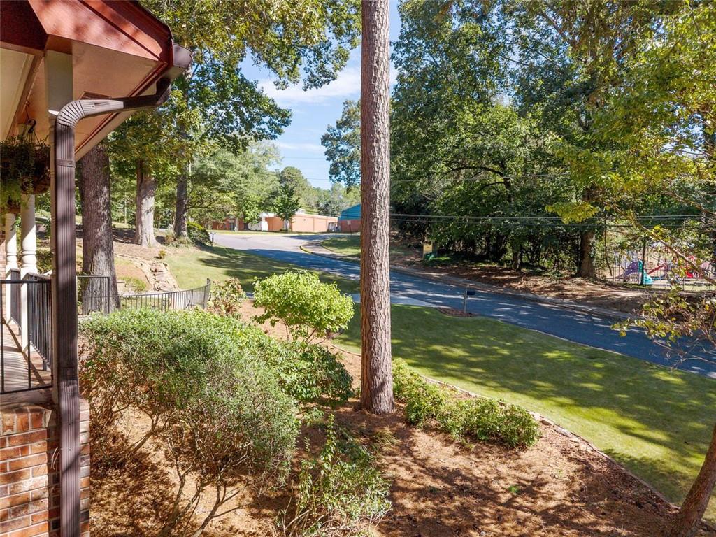 4098 Nancy Creek Way NE