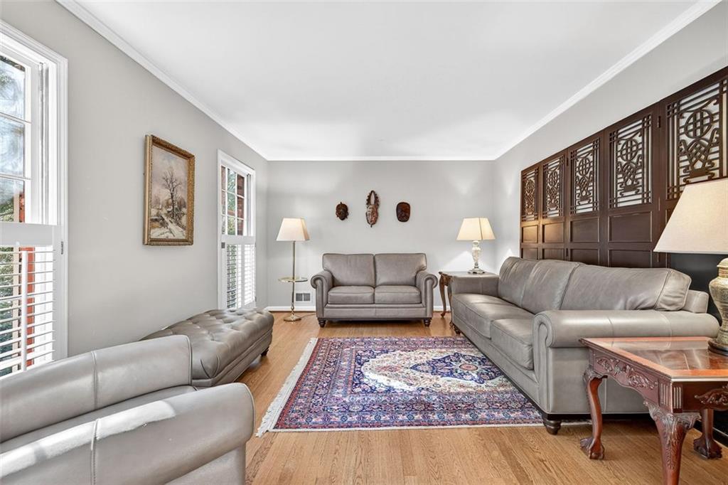 4098 Nancy Creek Way NE