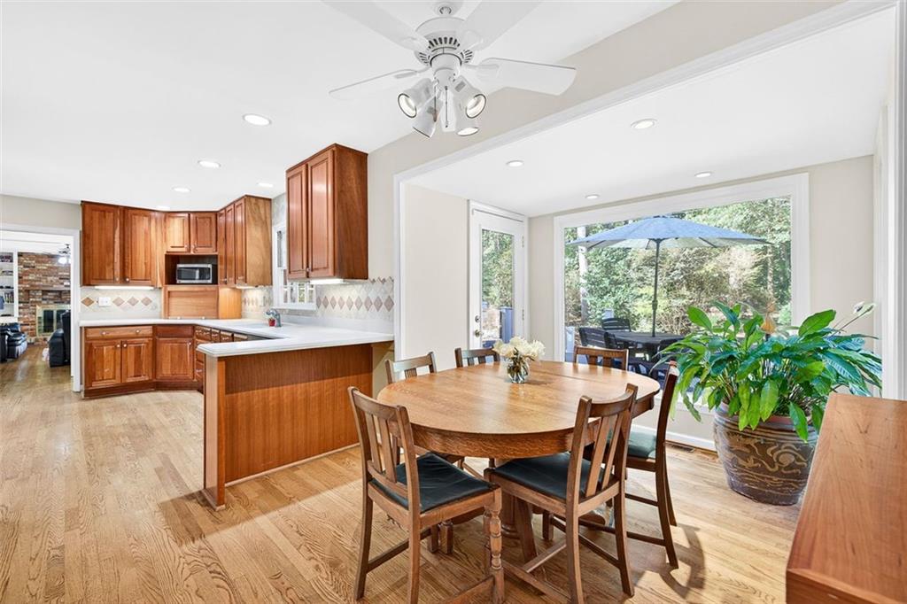 4098 Nancy Creek Way NE