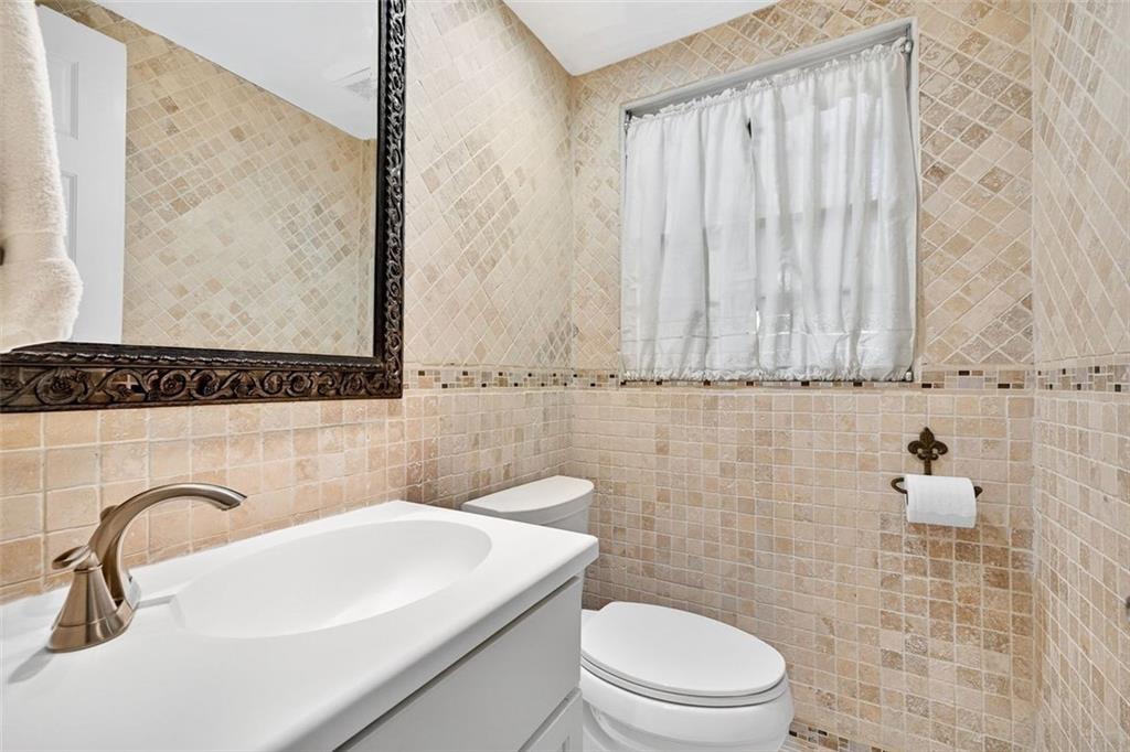 4098 Nancy Creek Way NE