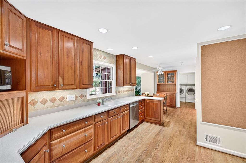 4098 Nancy Creek Way NE