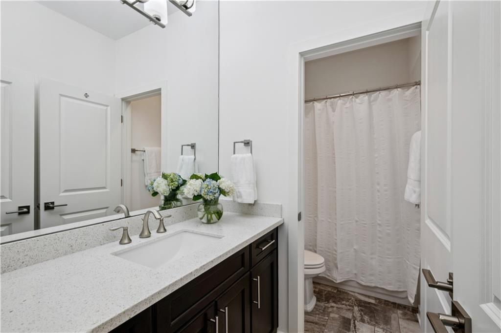 850 Canterbury Overlook