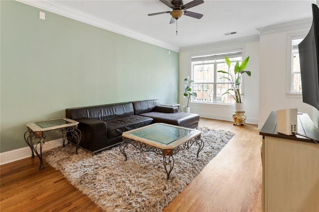 5523 Glenridge Park NE