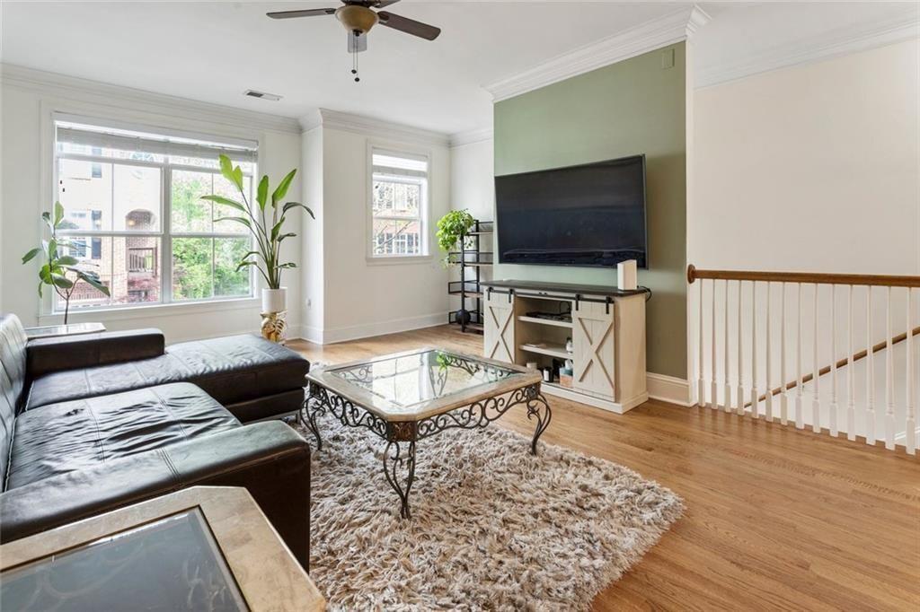 5523 Glenridge Park NE