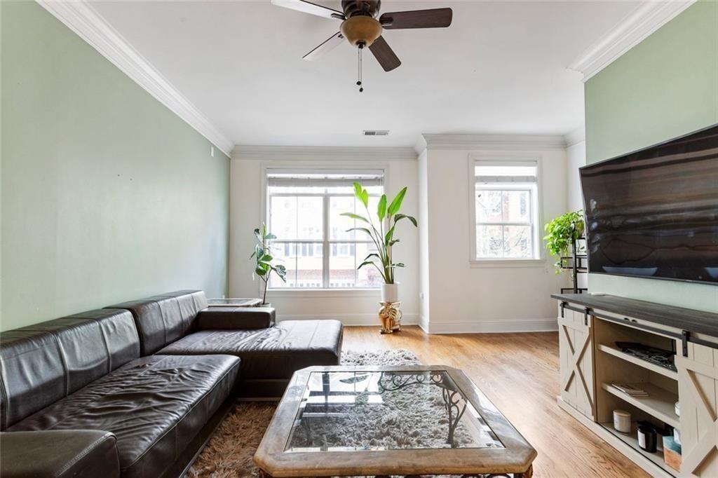 5523 Glenridge Park NE