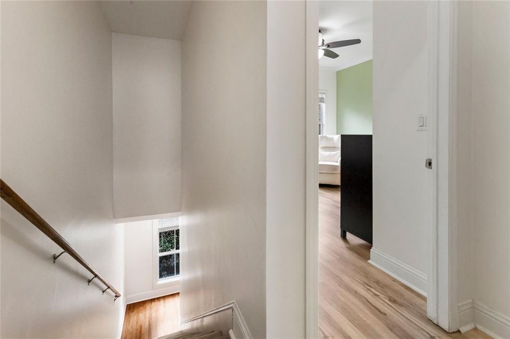 5523 Glenridge Park NE