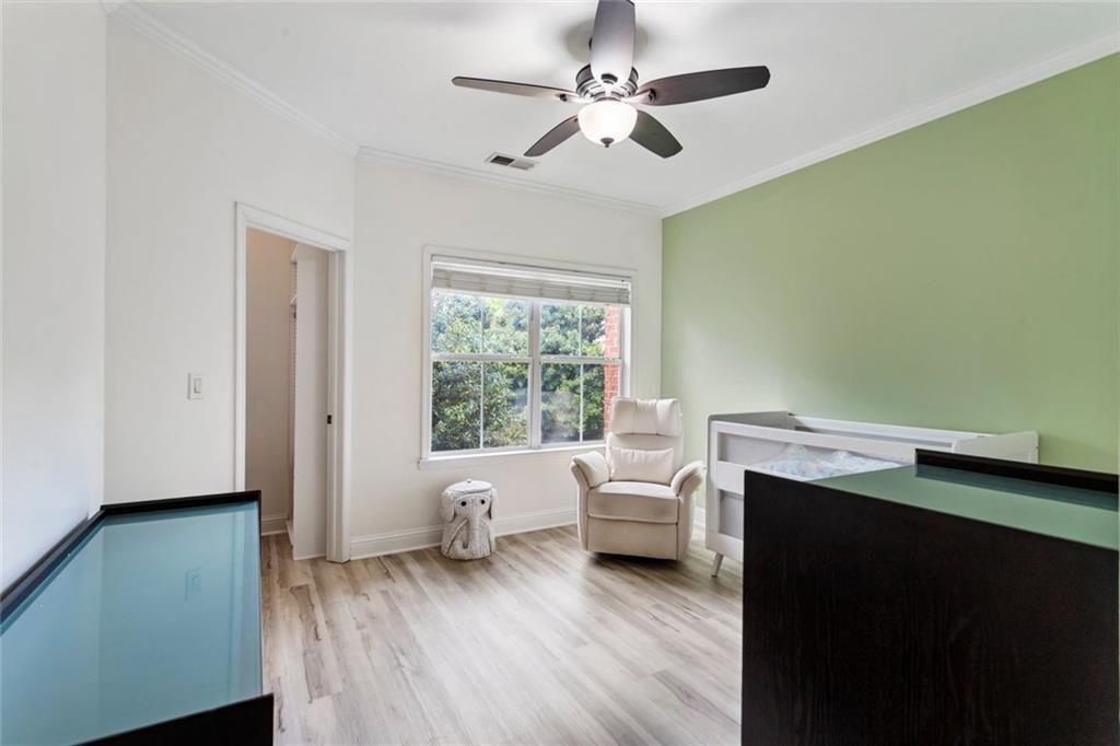 5523 Glenridge Park NE