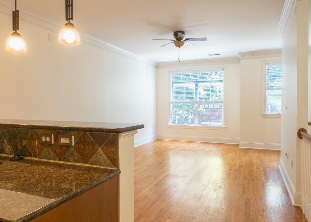 5523 Glenridge Park NE