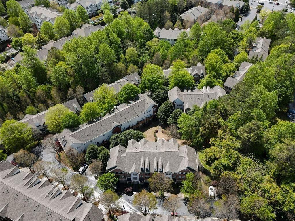 5523 Glenridge Park NE