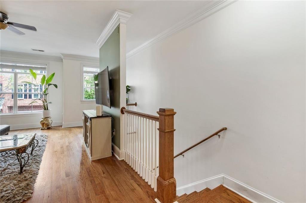 5523 Glenridge Park NE