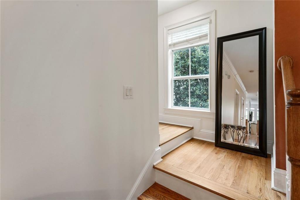 5523 Glenridge Park NE