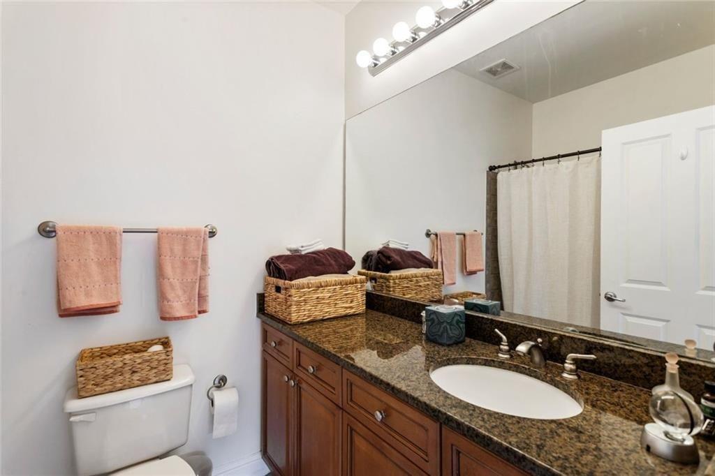 5523 Glenridge Park NE