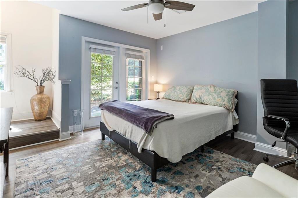 5523 Glenridge Park NE