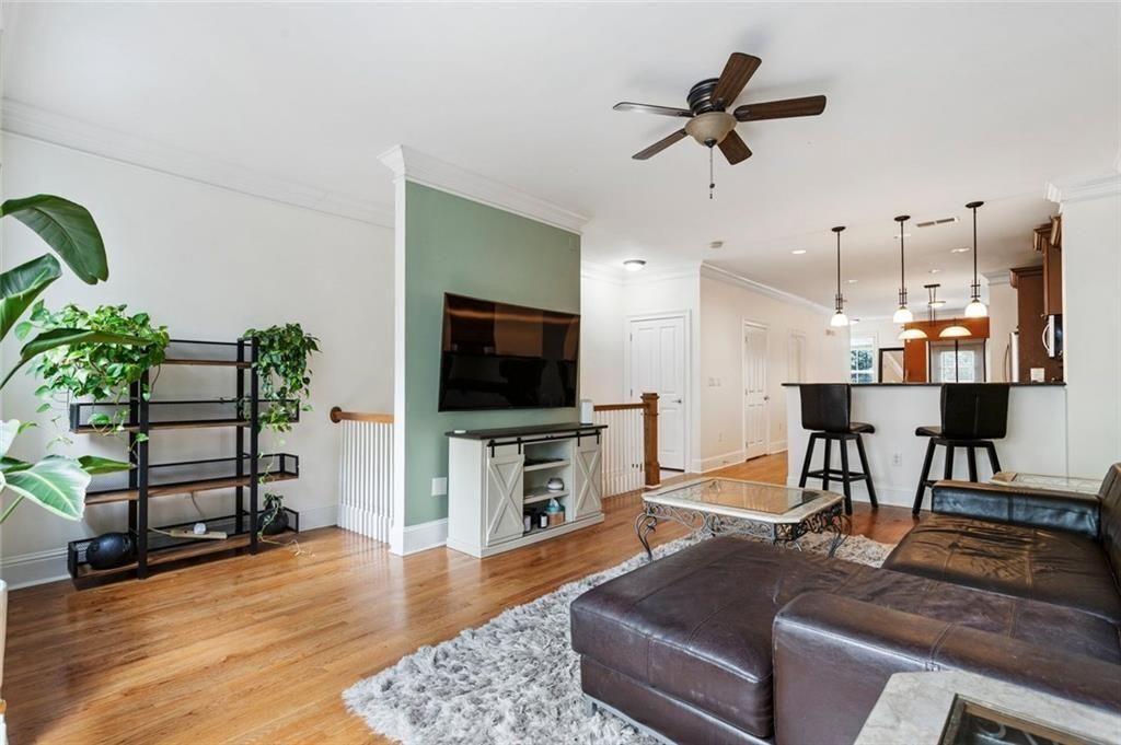 5523 Glenridge Park NE