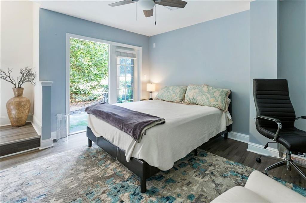 5523 Glenridge Park NE