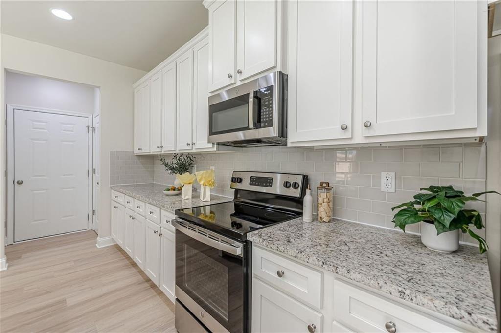 317 Vista Lake Drive