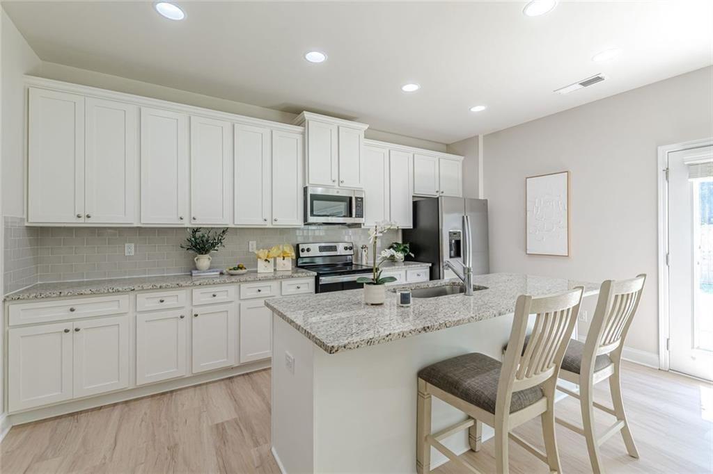 317 Vista Lake Drive