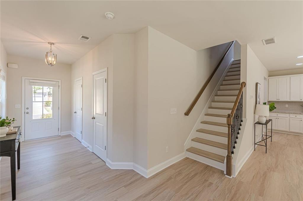 317 Vista Lake Drive