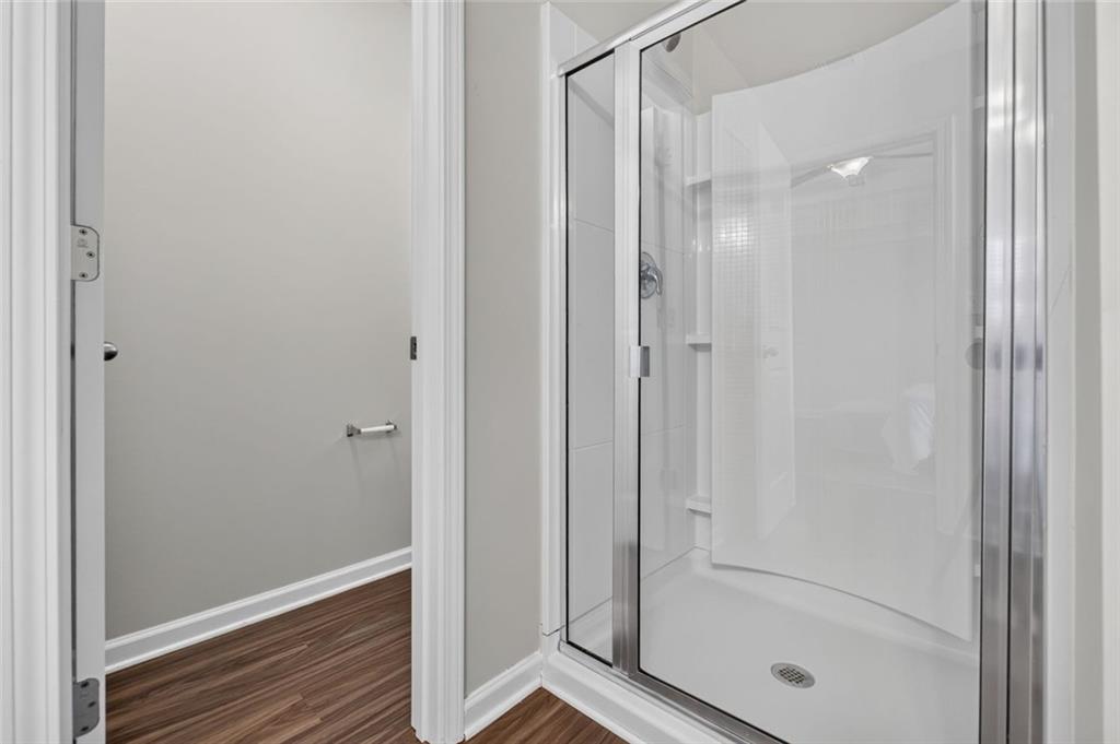 102 Edgeview Court