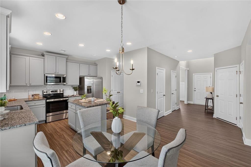 102 Edgeview Court