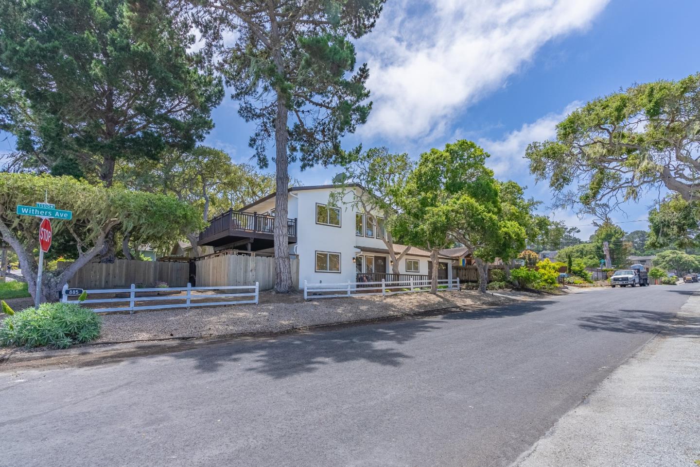 885 Grace ST