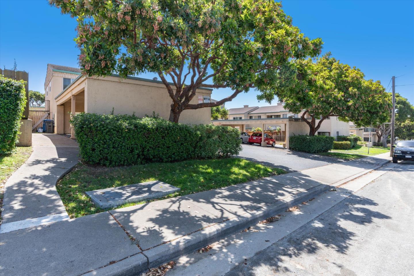 1204 Trinity AVE