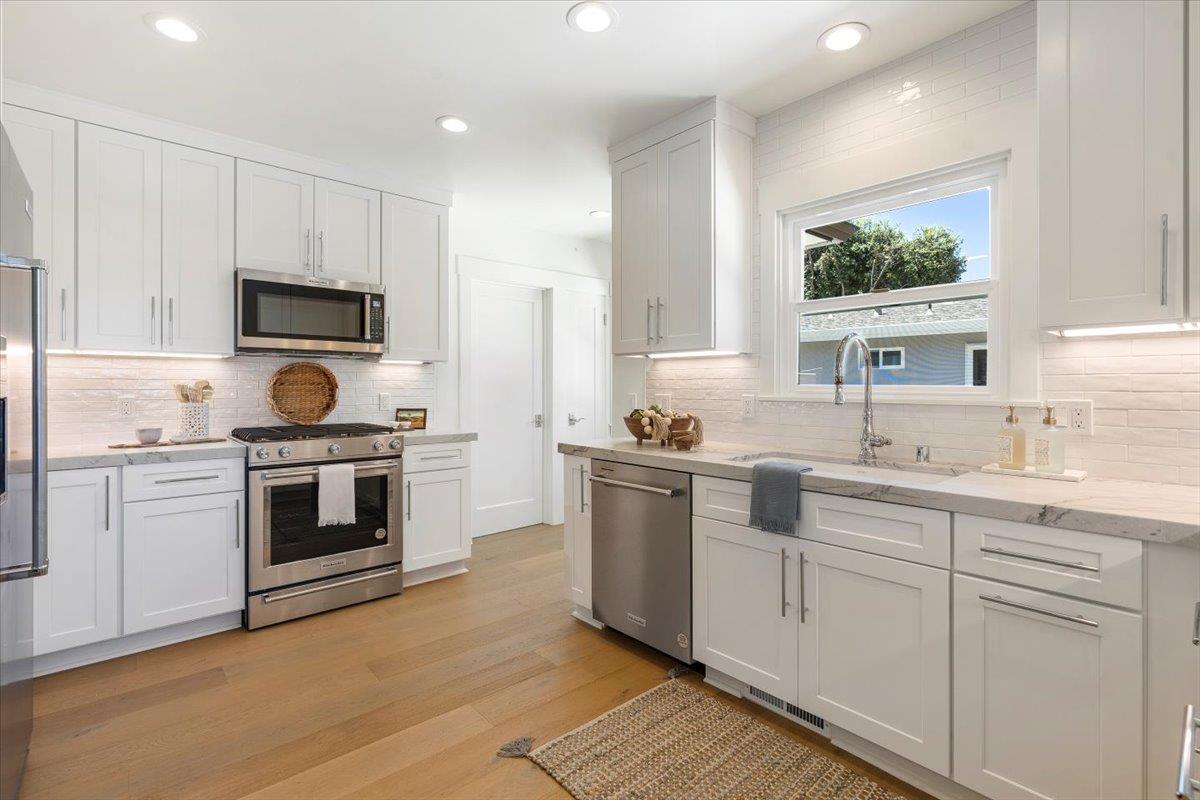 1133 Del Monte BLVD