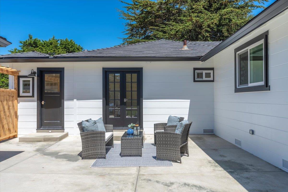 1133 Del Monte BLVD