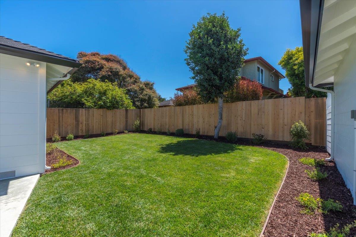 1133 Del Monte BLVD